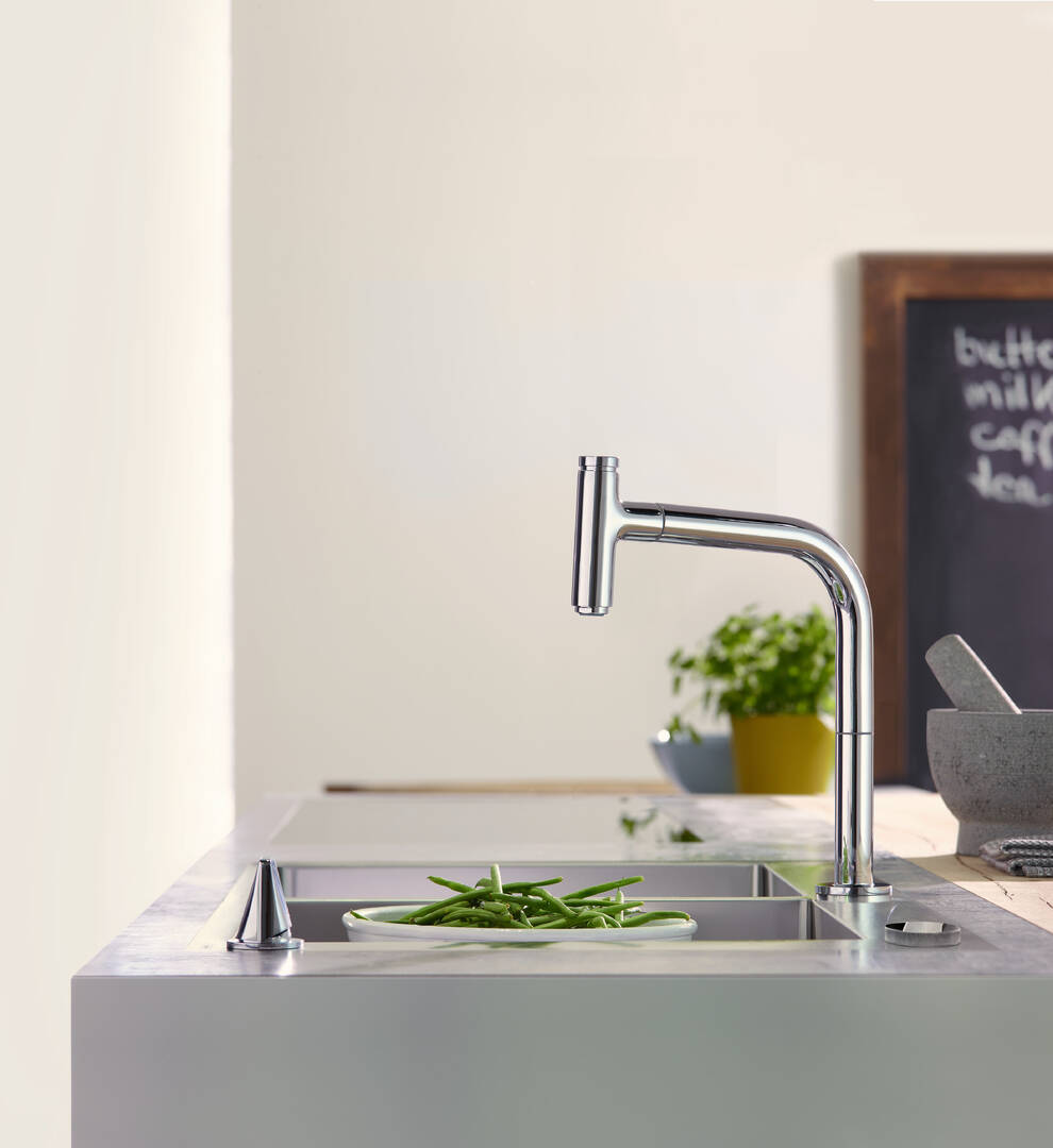 Close-up: S711-F765 Built-in sink 370/370 3