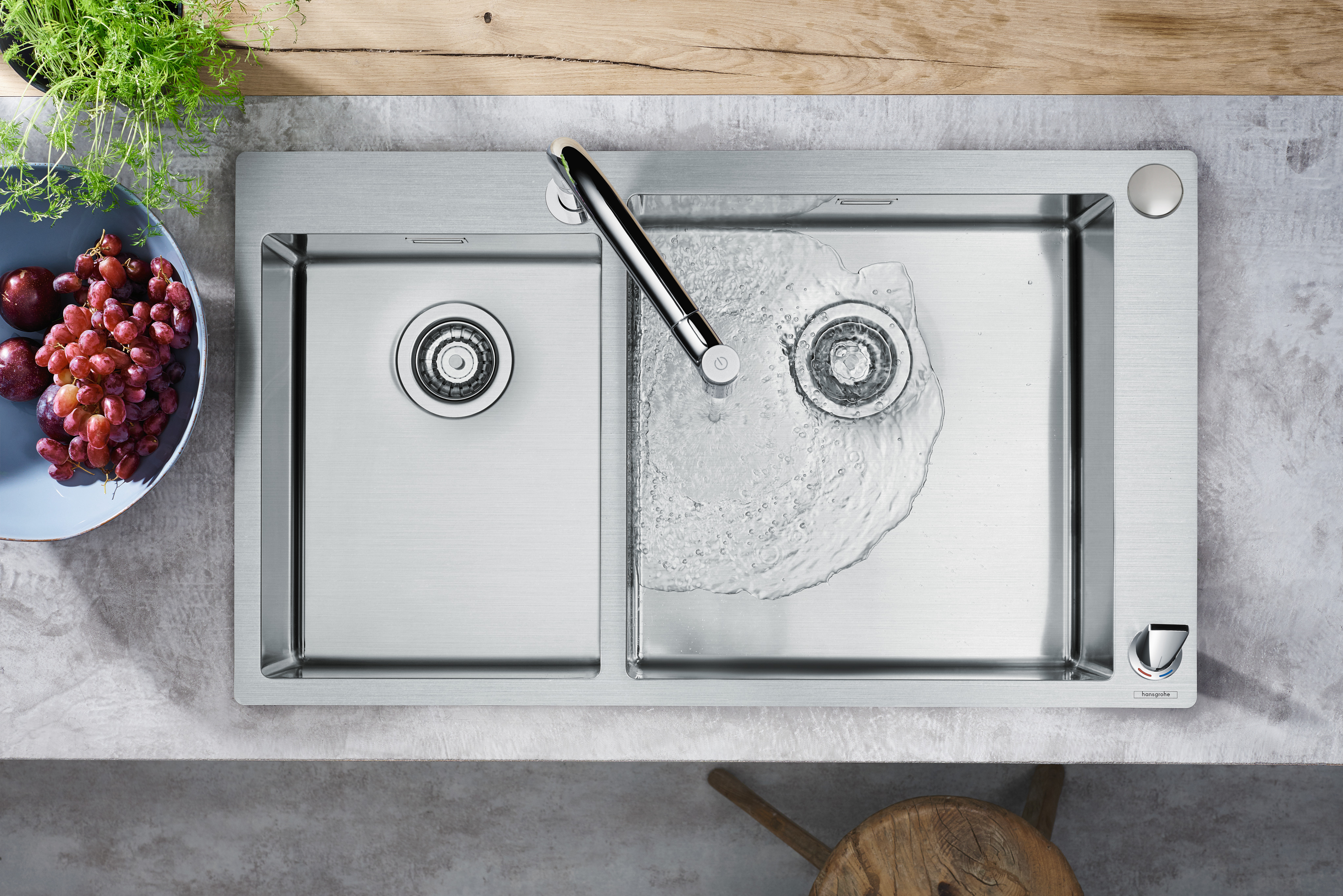 Close-up: S711-F760 Built-in sink 305/435 2