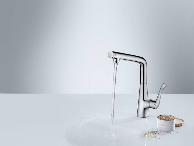 Close-up: Single lever kitchen mixer 320  1jet