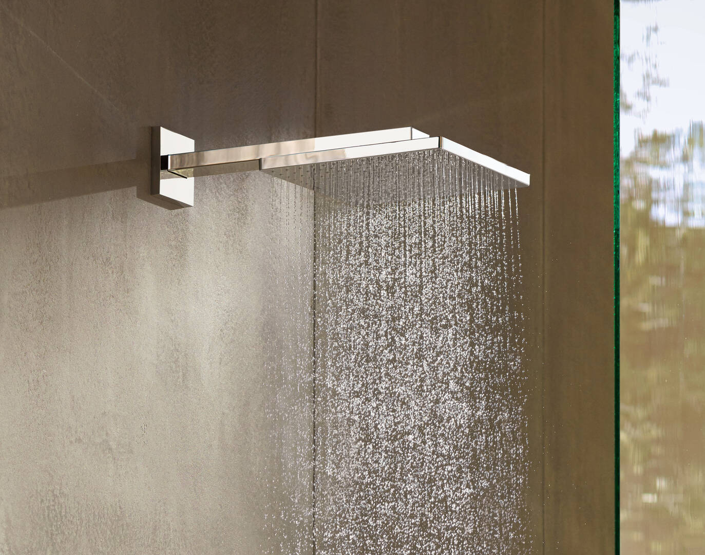 Close-up: Overhead shower 300 1jet EcoSmart with shower arm 1