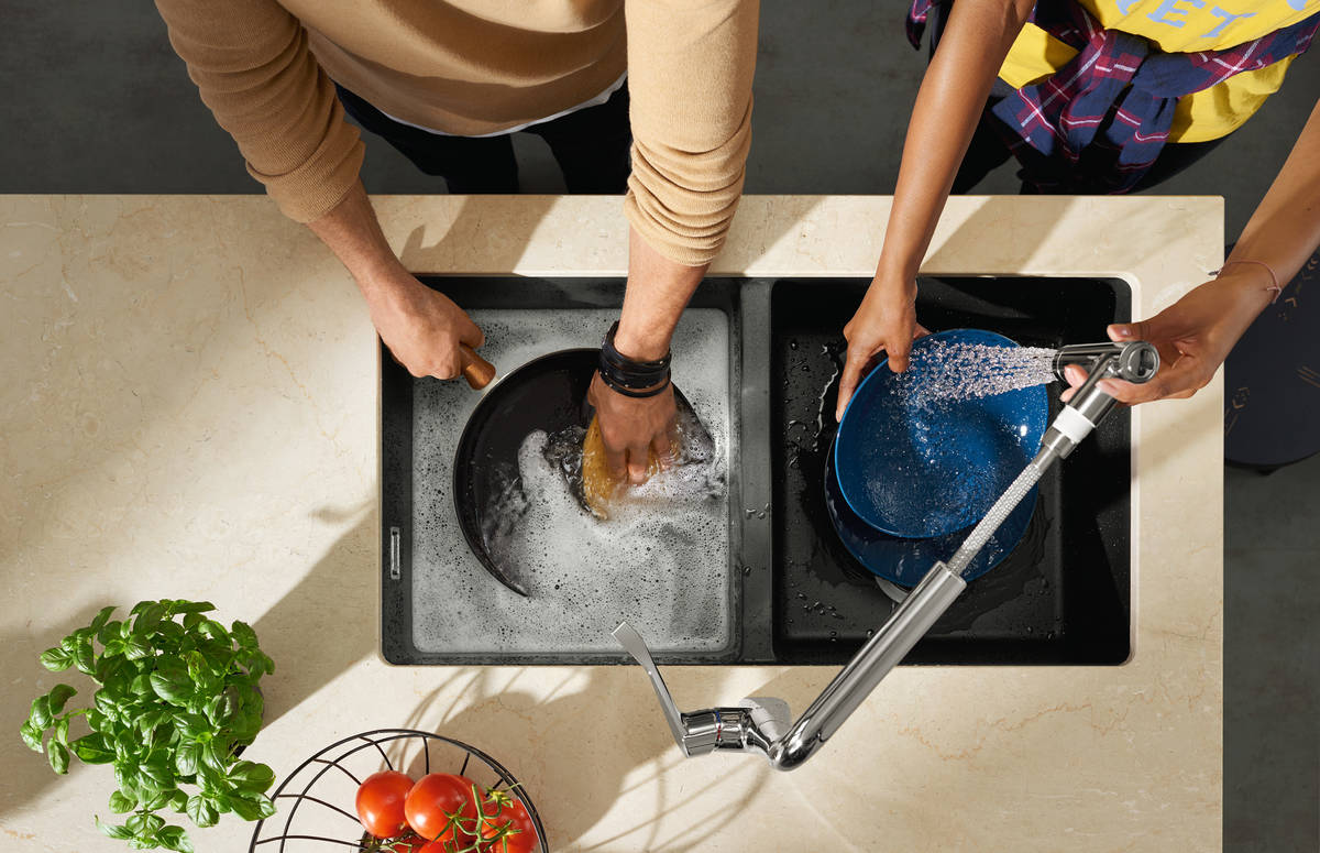 Lifestyle: S510-U770 Under-mount sink 370/370 3