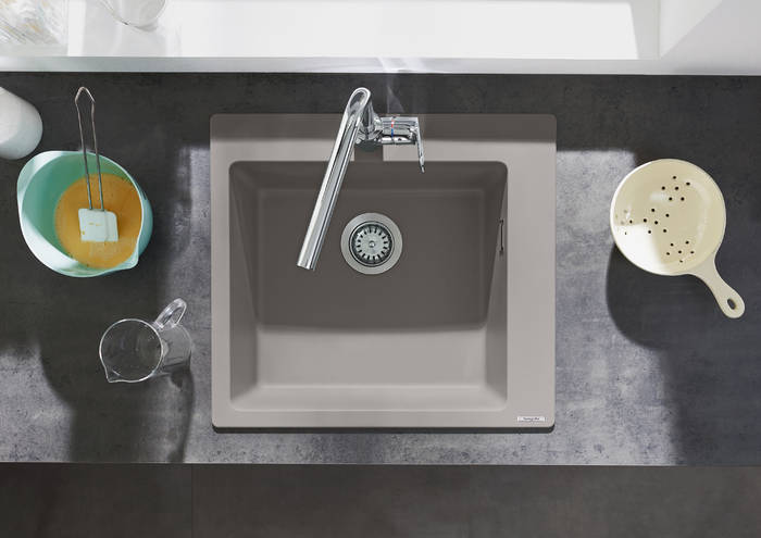 Close-up: Single lever kitchen mixer 280 single spray mode