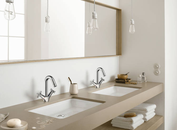 Close-up: 2-handle basin mixer 150 with pop-up waste 1