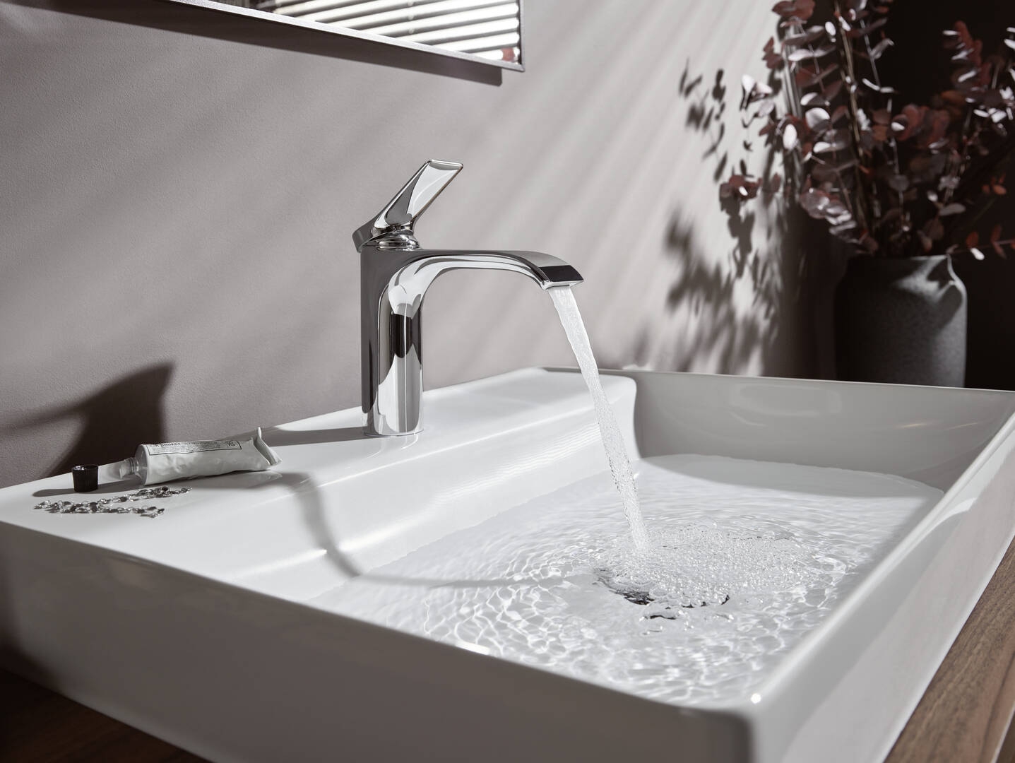 Close-up: Single lever basin mixer 110 without waste set 1