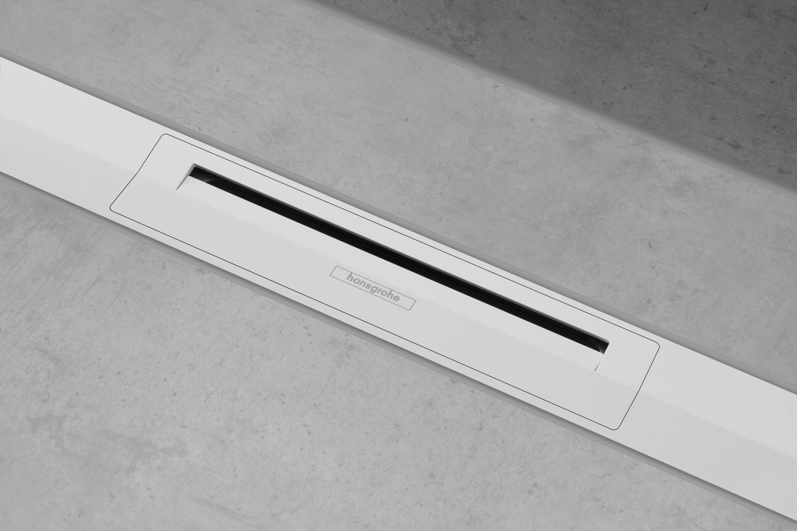 Close-up: Finish set shower drain 1200 cuttable 2