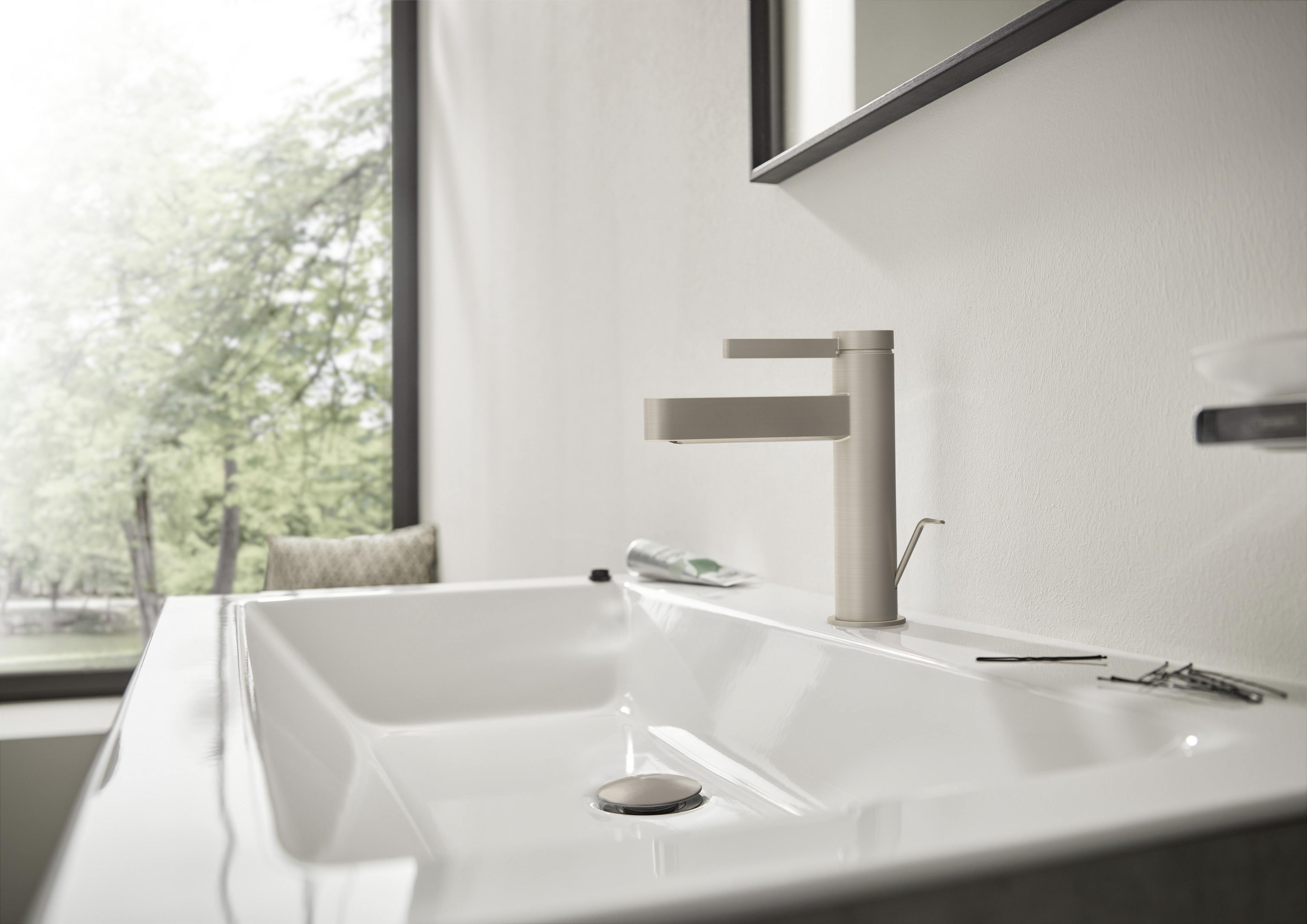 Close-up: Single-Hole Faucet 110 with Pop-Up Drain  1.2 GPM