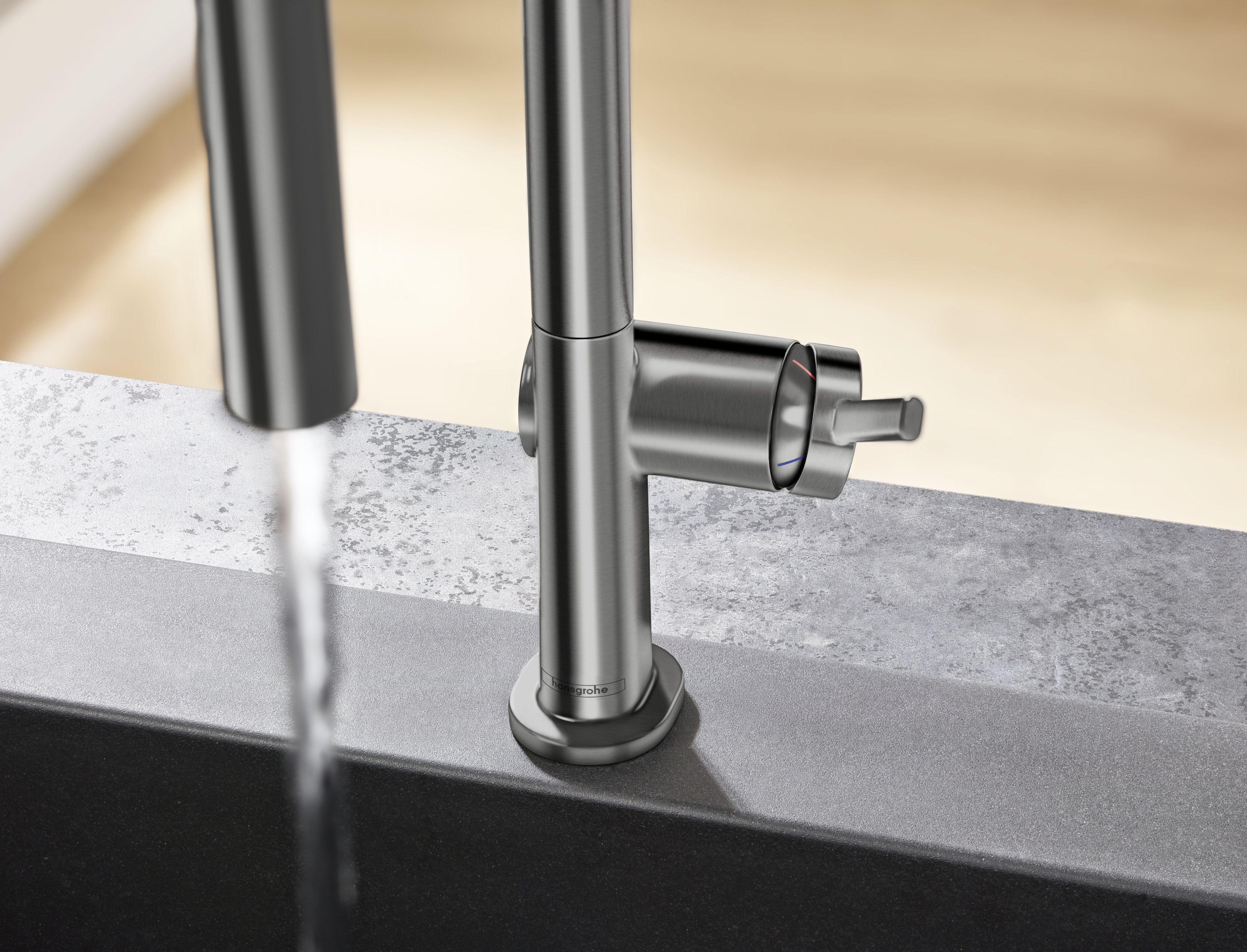 Close-up: Single lever kitchen mixer 210  pull-out spray