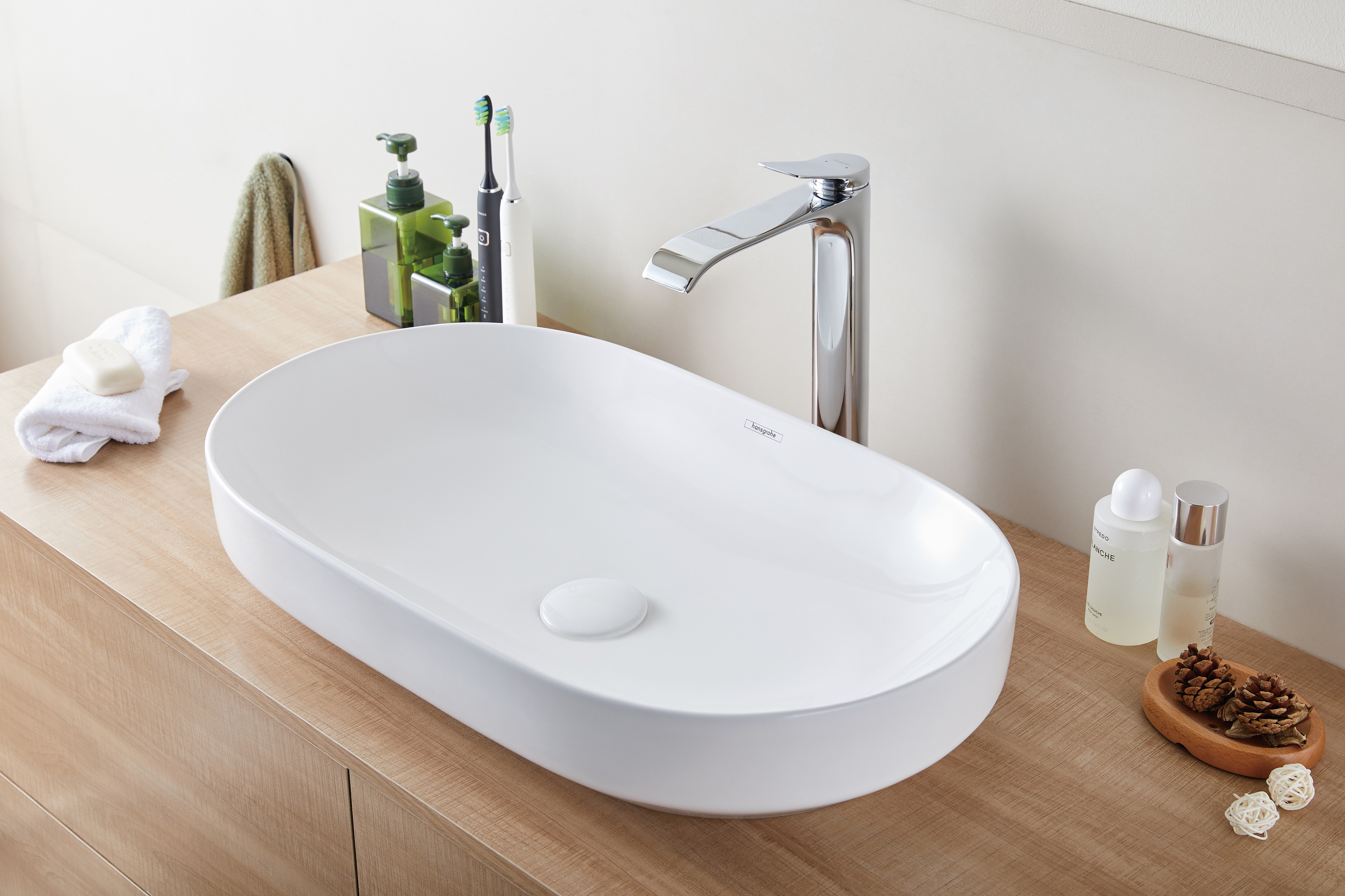 hansgrohe Washbasins: MellowTide U, Wash bowl 675/395 without tap