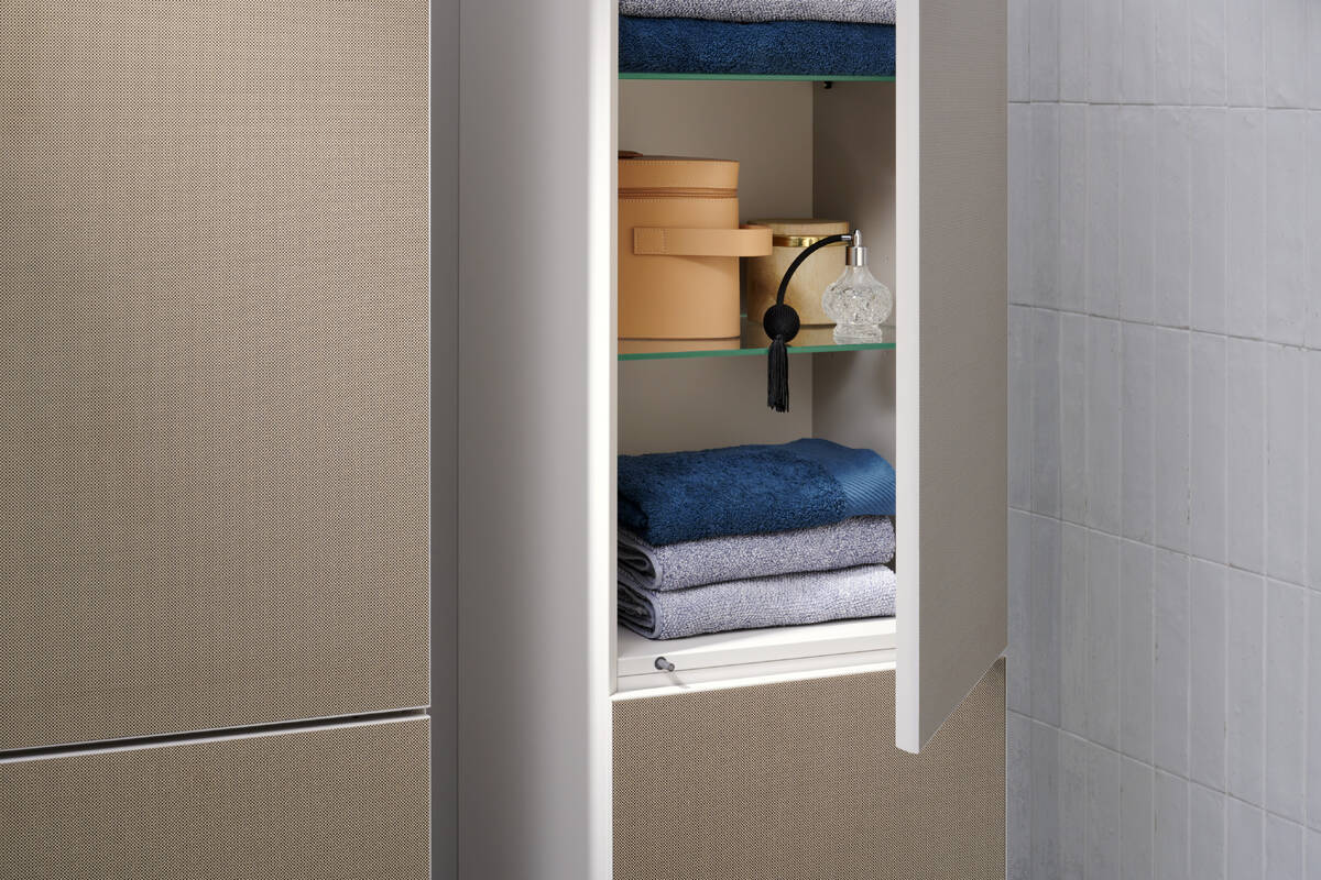 product.closeup.image.alt