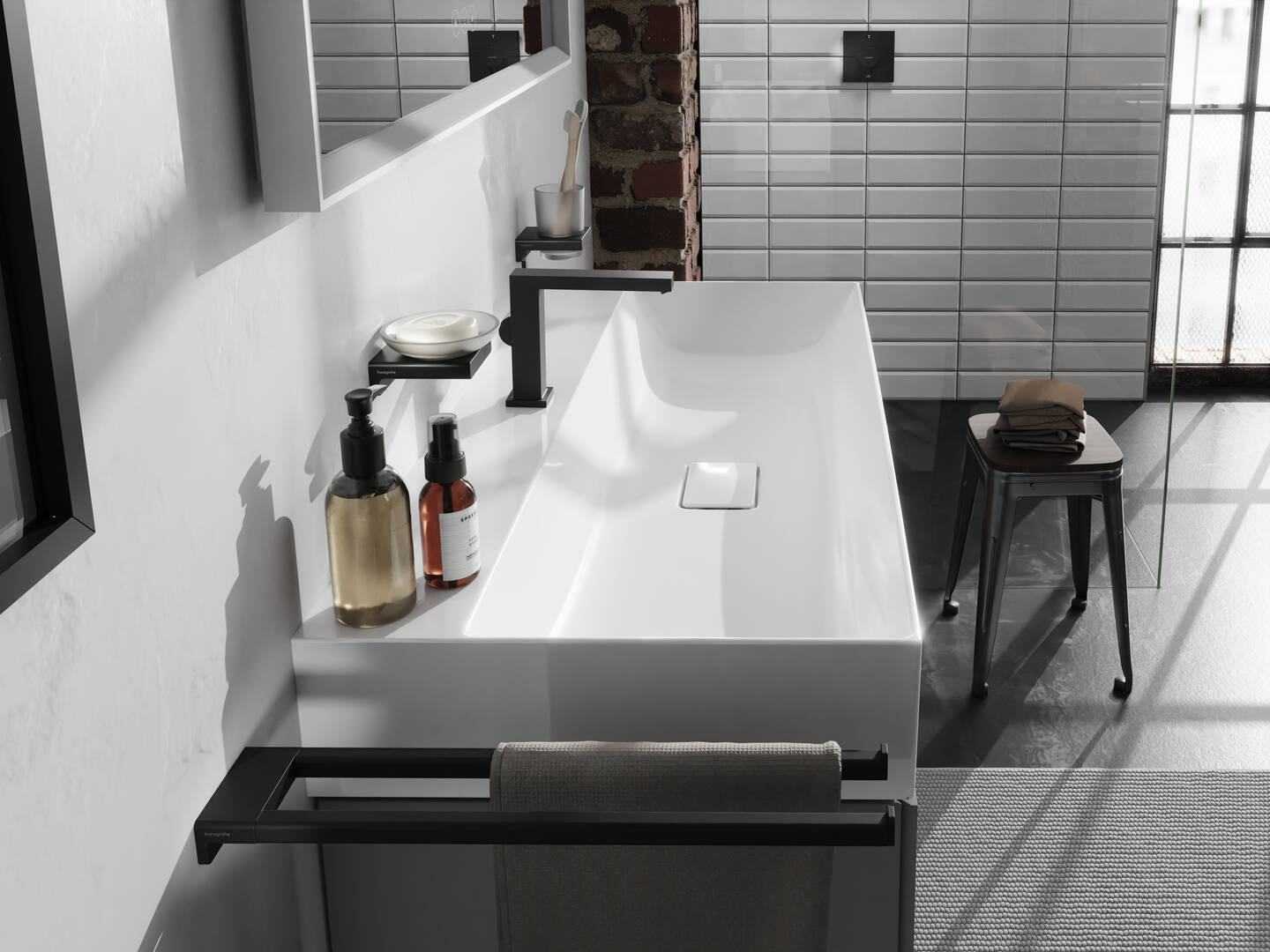 Detailní pohled: Umyvadlo 1000/480 s otvorem pro baterii bez přepadu  SmartClean