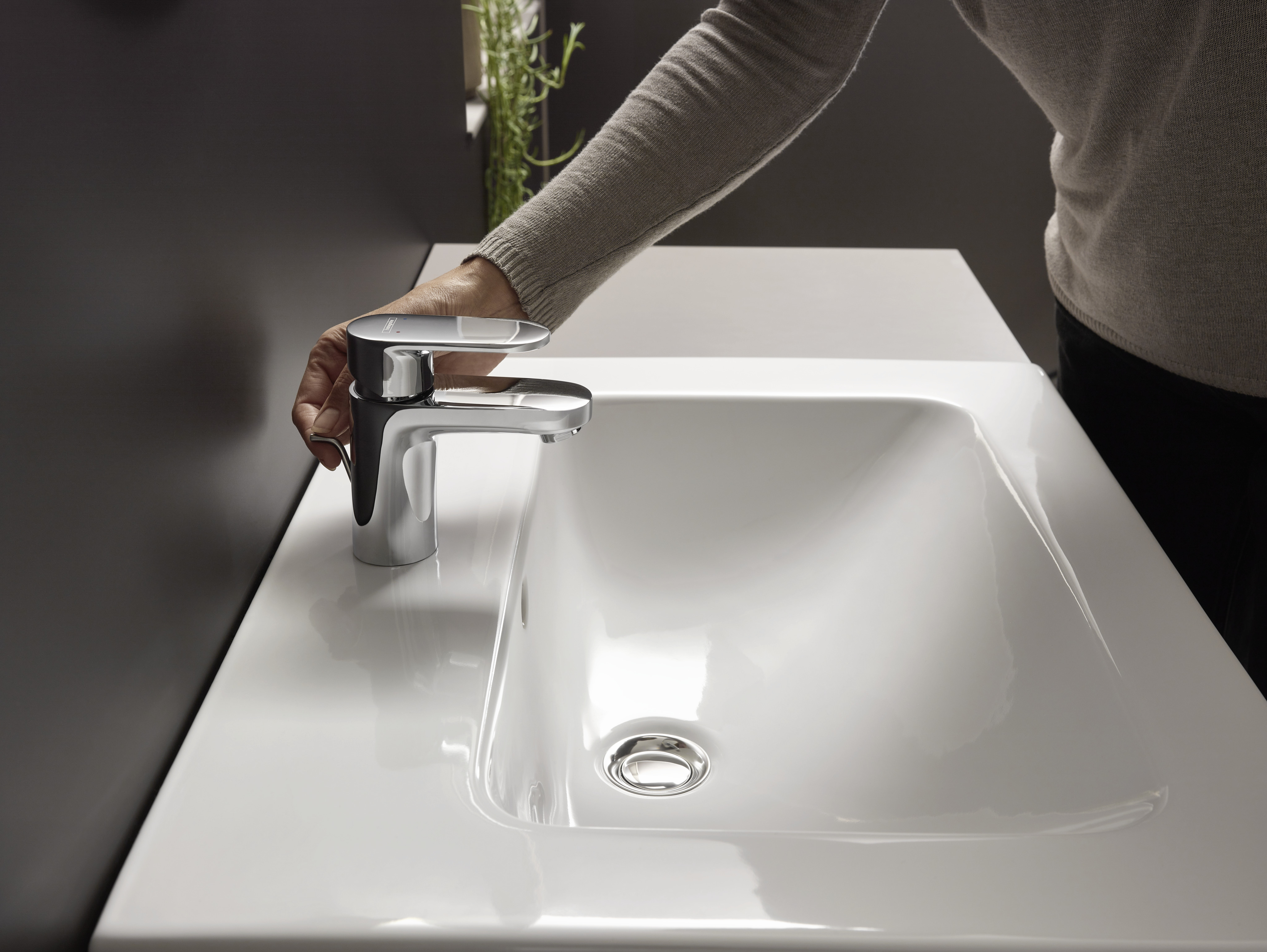 Hansgrohe Washbasin Mixers: Vernis Blend, Single Lever Basin Mixer 70 ...