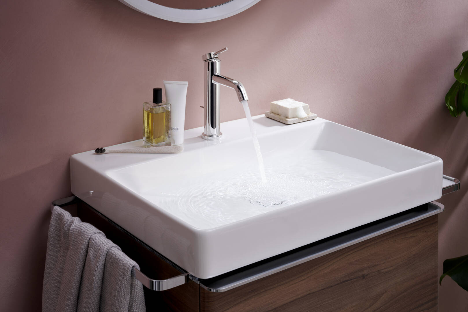 Close-Up: Waschtischunterschrank Nussbaum Dunkel 580/475 mit 2 Schubkästen für Waschtisch 5