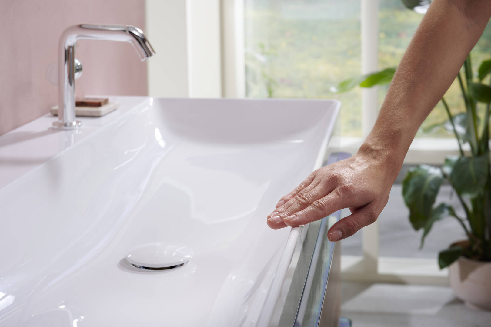 Close-up: Wash basin 1200/480 with 2 tap holes without overflow  SmartClean
