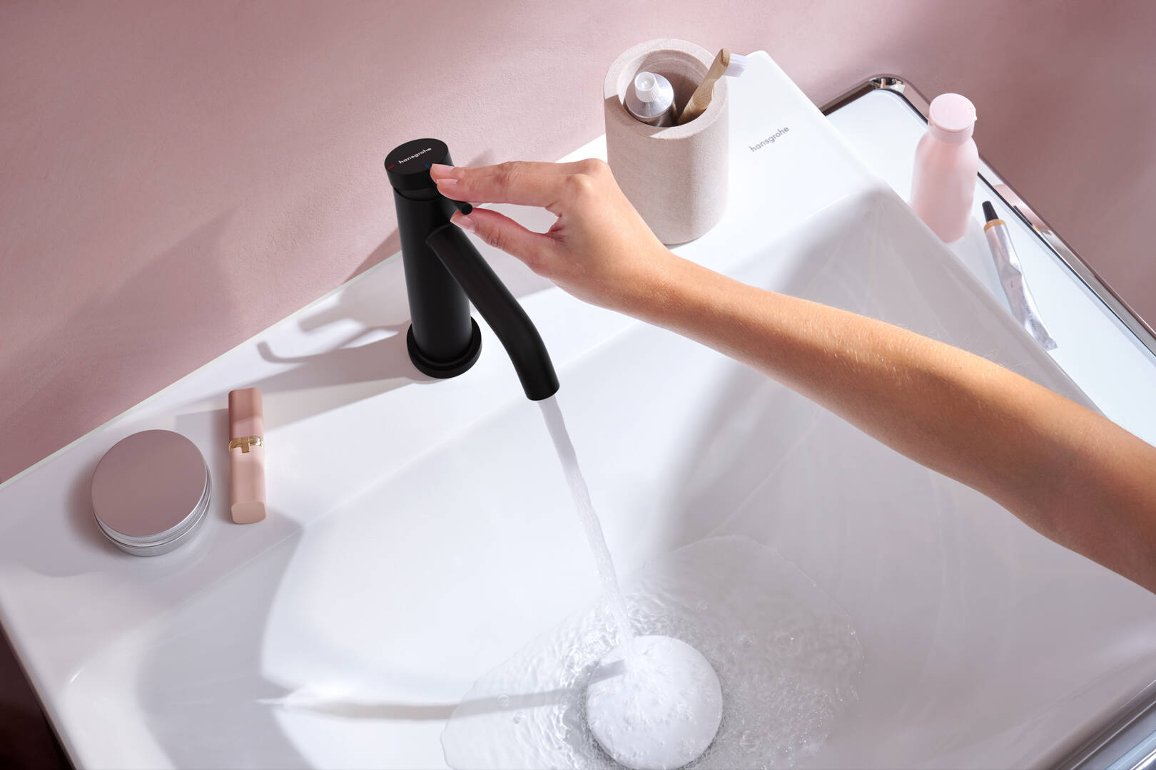 Close-up: 1-grepps tvättställsblandare 110 CoolStart EcoSmart+ utan bottenventil 1