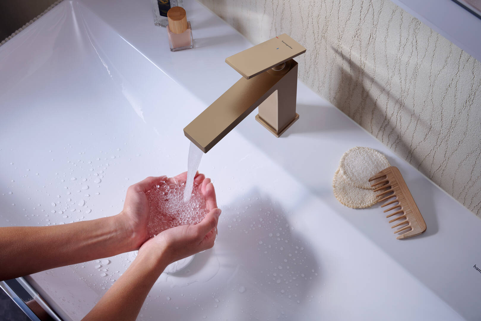 Close-Up: Waschtisch 800/480 mit Hahnloch ohne Überlauf  SmartClean