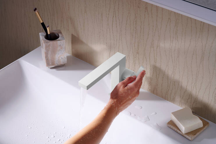 Close-Up: Waschtisch 800/480 mit Hahnloch ohne Überlauf  SmartClean