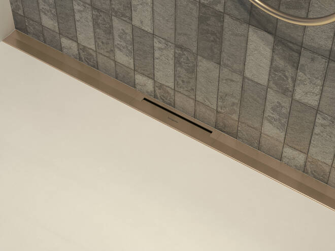 Close-up: Finish set shower drain 1000 cuttable for wall mounting 1