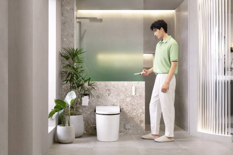 放大: Floorstanding Shower Toilet B 305 5