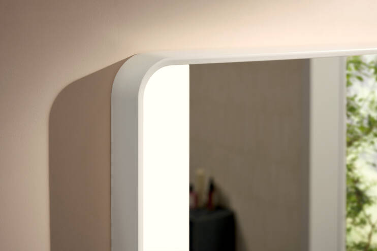 Close-Up: Spiegel mit seitlicher LED-Beleuchtung 1000/30 IR Sensor 1