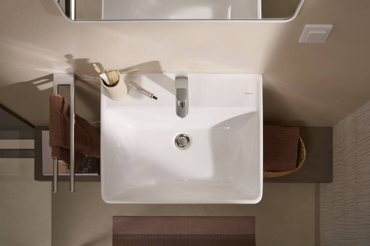 Primo piano: Lavabo 600/480 con foro rubinetteria e troppopieno  SmartClean