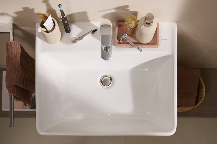 Primo piano: Lavabo 600/480 con foro rubinetteria e troppopieno  SmartClean
