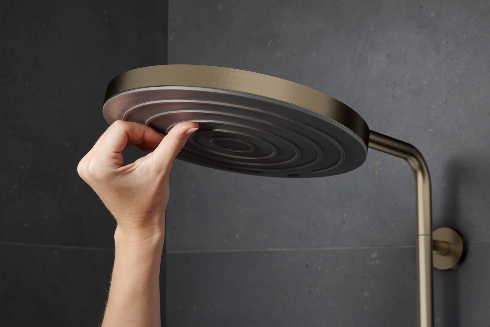 Close-up: Showerpipe 260 1jet EcoSmart med Ecostat Fine och handdusch 3jet 7