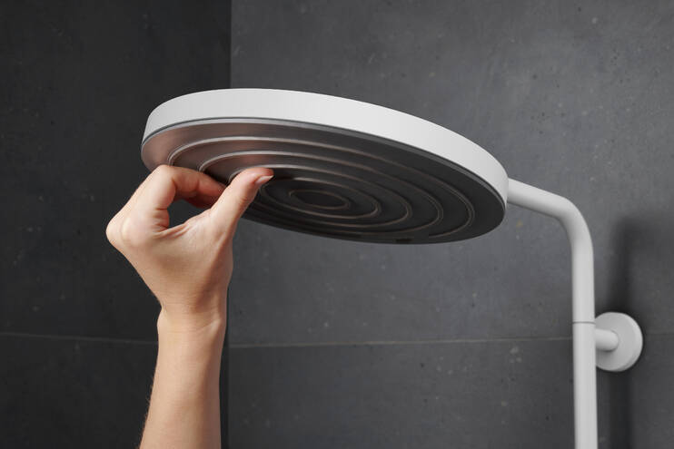 Close-up: Showerpipe 260 1jet with Ecostat Fine and hand shower 3jet 3