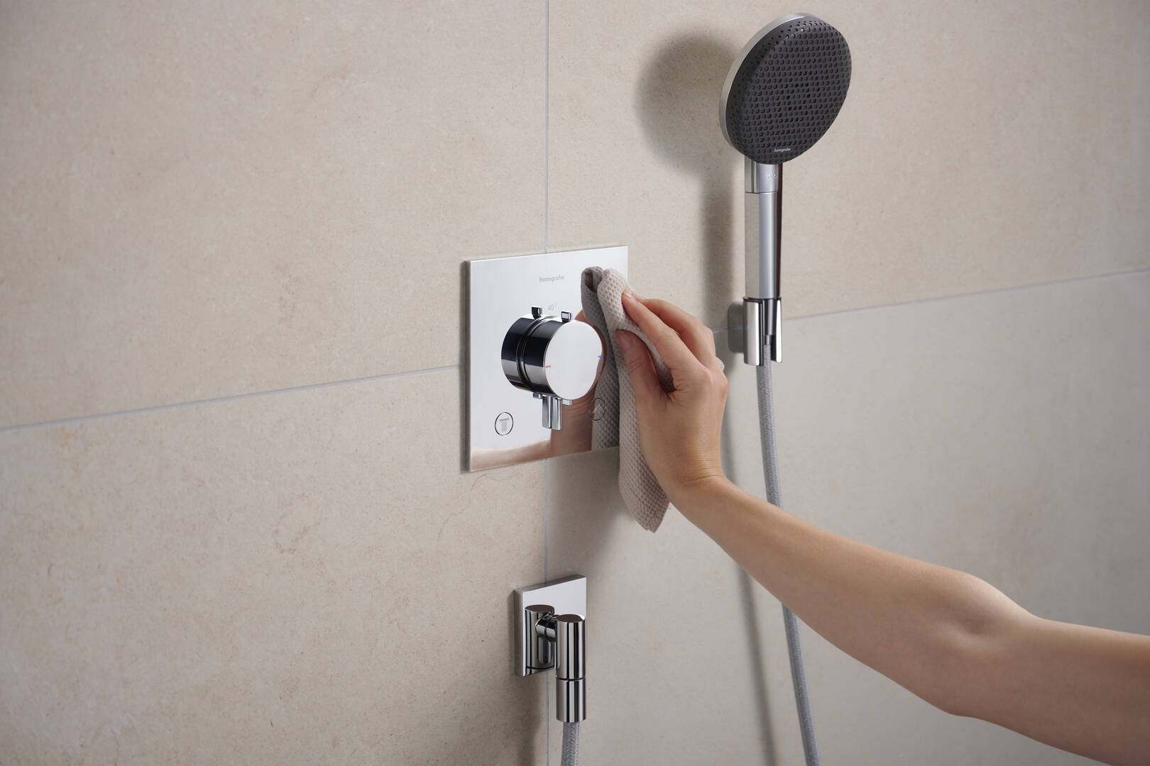 Close-up: Shower holder 4