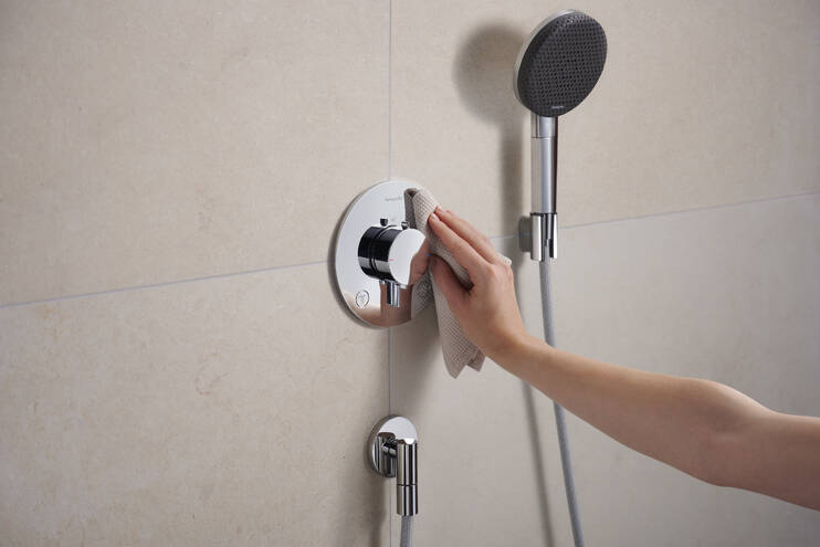 Close-up: Shower holder 2