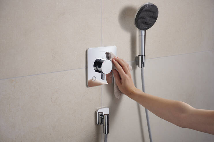 Close-up: Shower holder 5