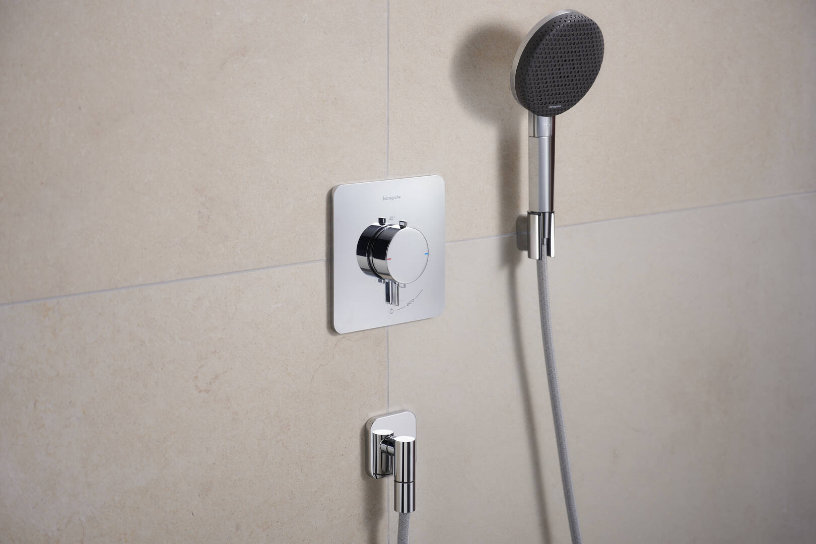 Close-up: Shower holder 18
