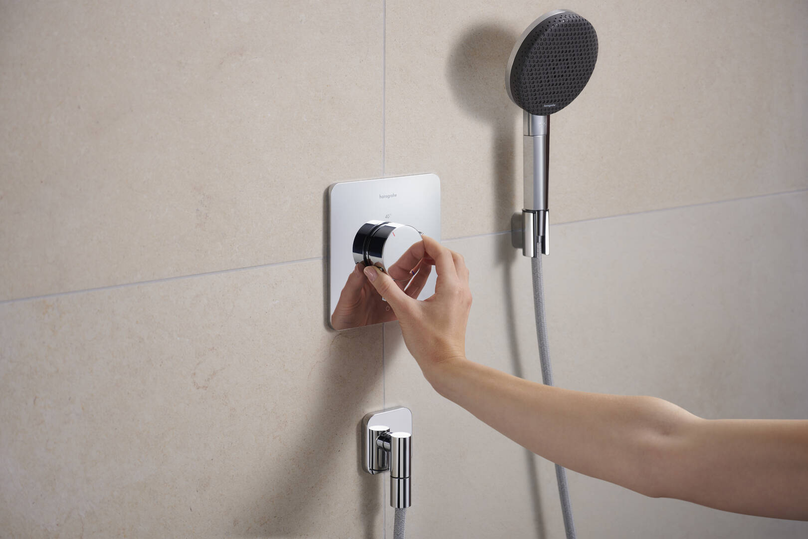 Close-up: Shower holder 32