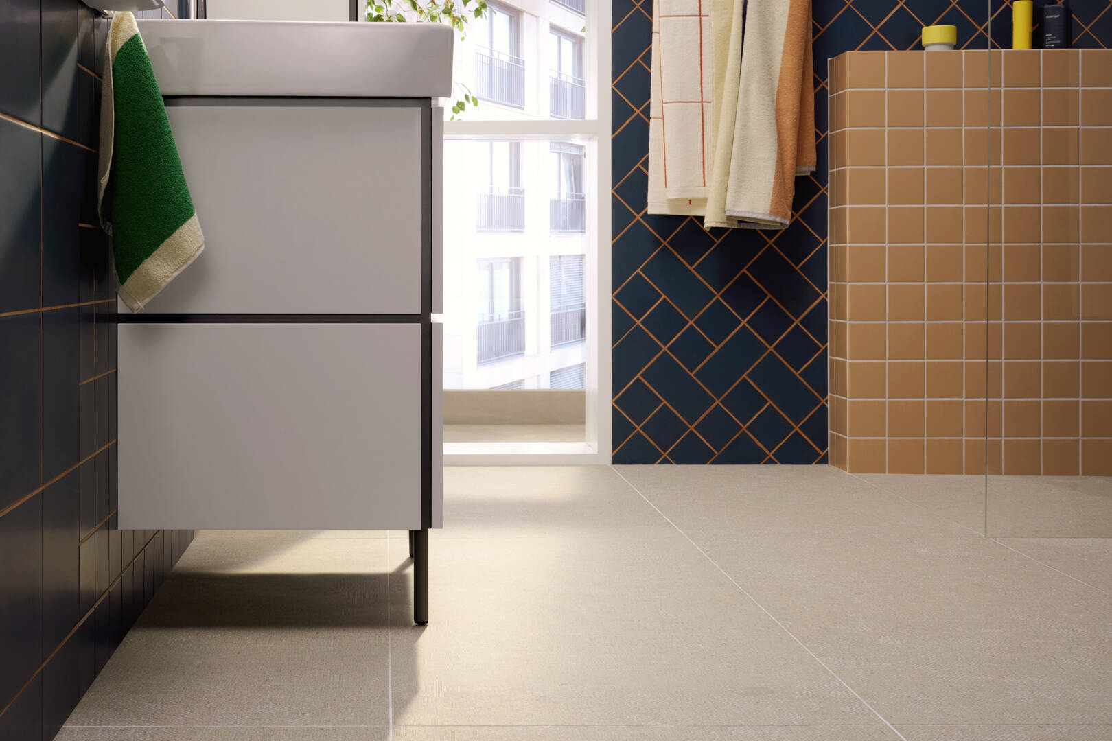 Közeli kép: Mosdószekrény 580/470  2 fiókkal