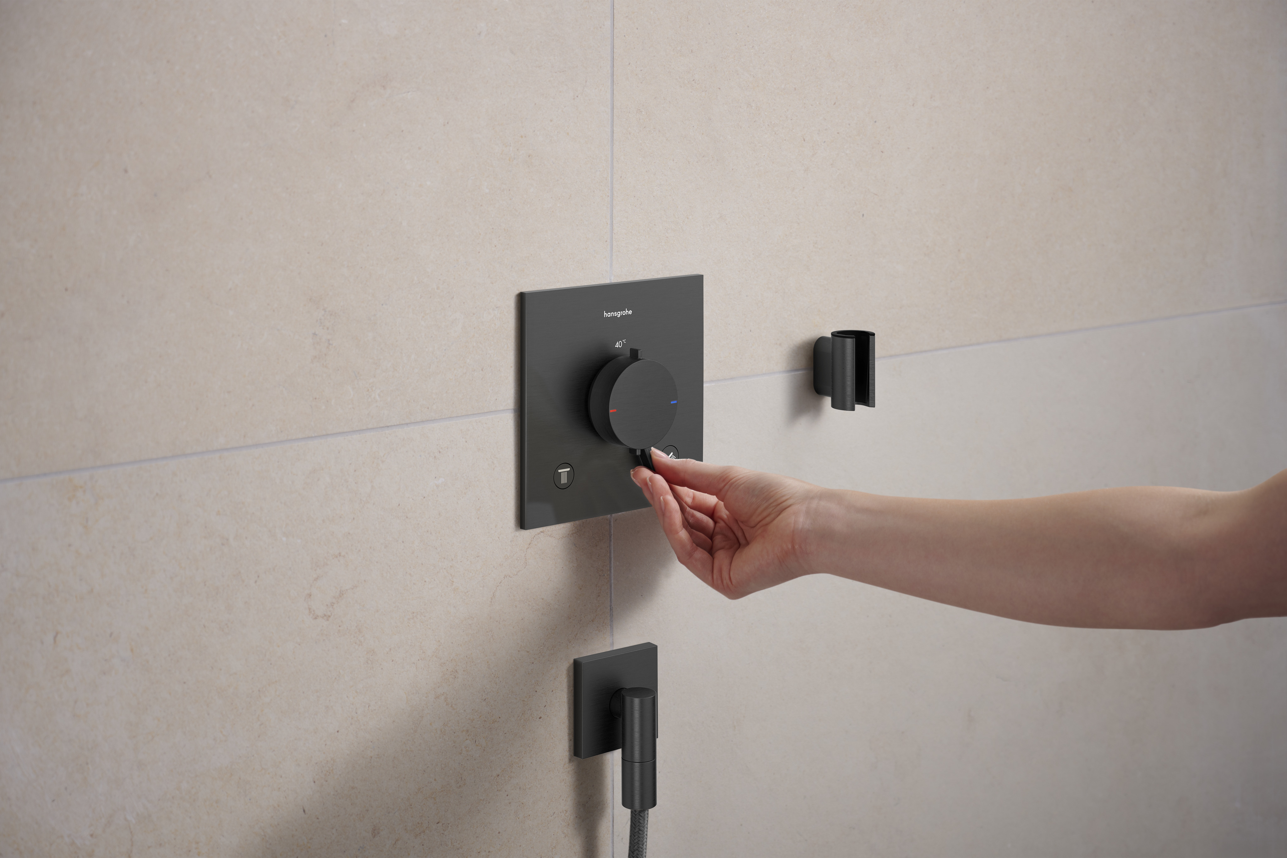 Primo piano: Miscelatore termostatico ad incasso per 2 utenze 1