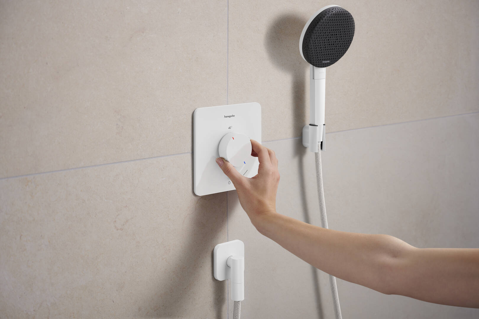 Close-up: Shower holder 16