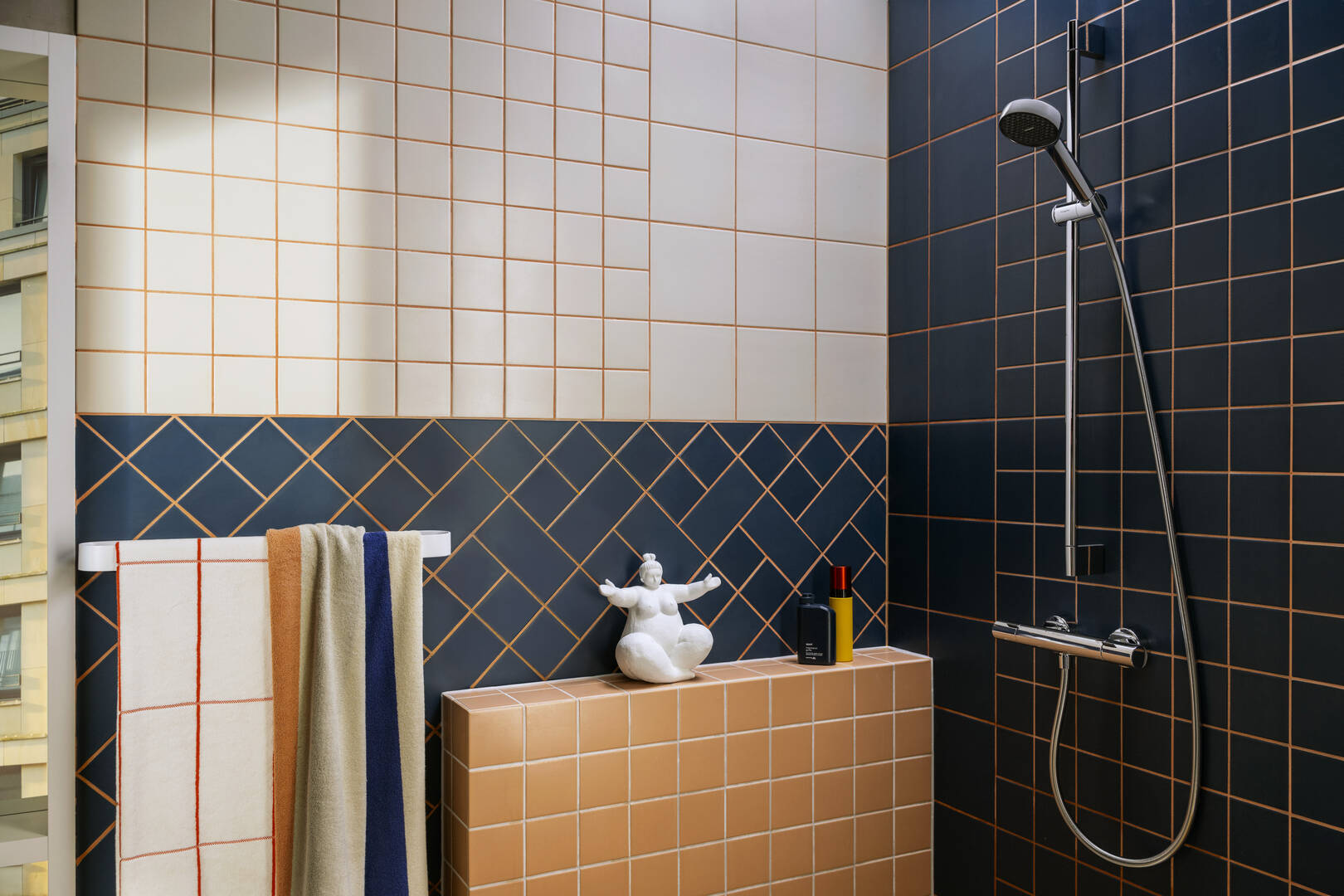 Detailný pohľad: Sprchová sada 95 2jet EcoSmart so sprchovou tyčou 90 cm 4