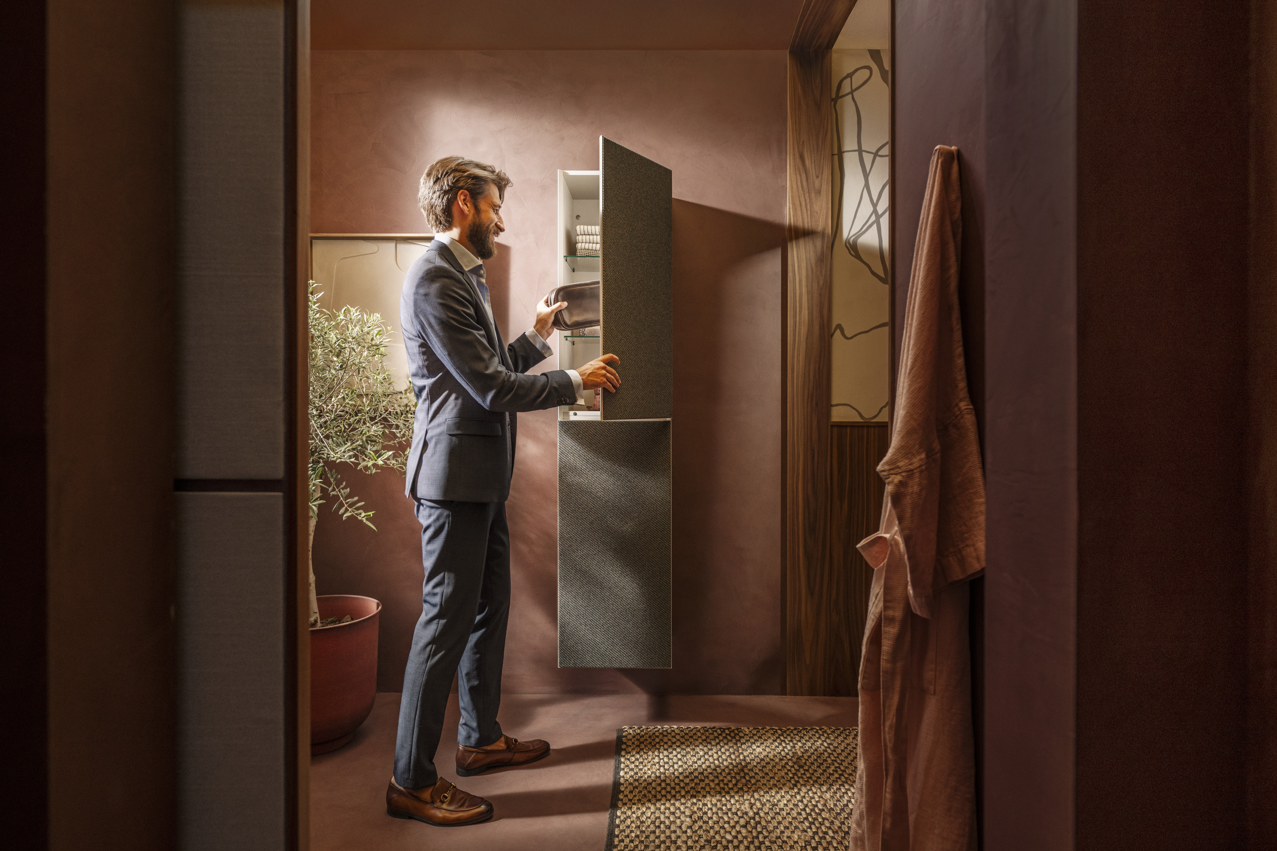 Primer plano: Columna alta beige arena mate 400/360  bisagra a la derecha