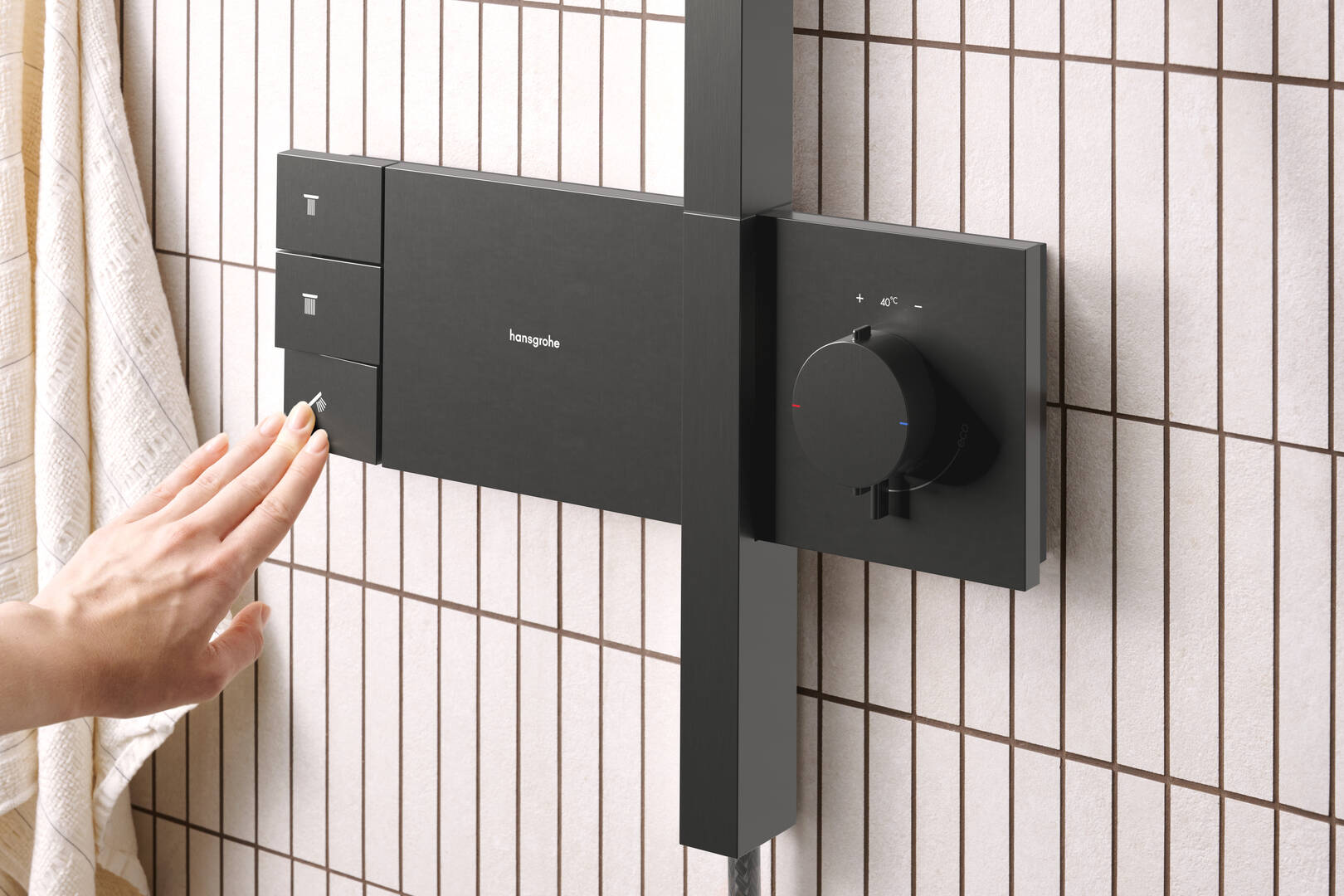 Close-up: Showerpipe 210/340 2jet met ShowerSelect Comfort 1