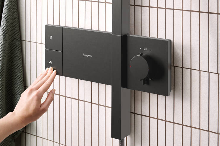 Close-up: Showerpipe 300 1jet with ShowerSelect Comfort 1