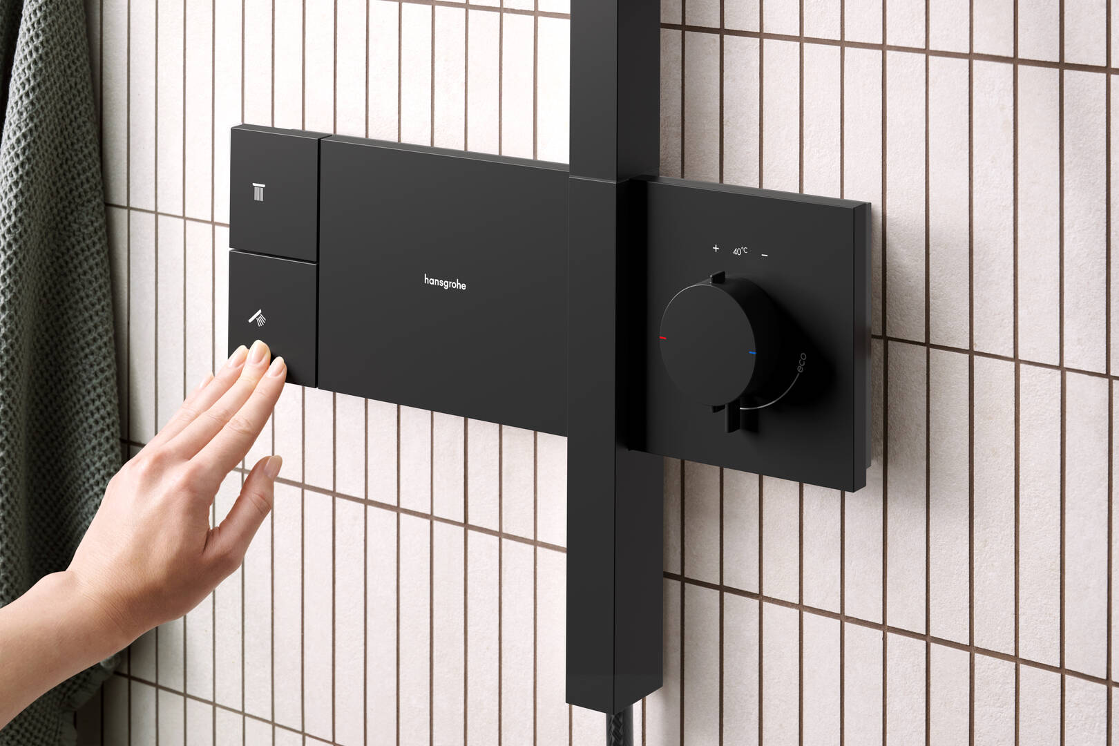 Close-up: Showerpipe 300 1jet with ShowerSelect Comfort 2