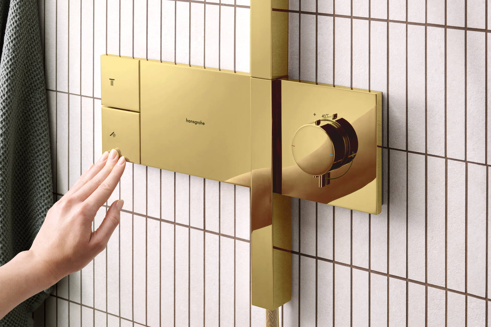 Close-up: Showerpipe 300 1jet with ShowerSelect Comfort 1