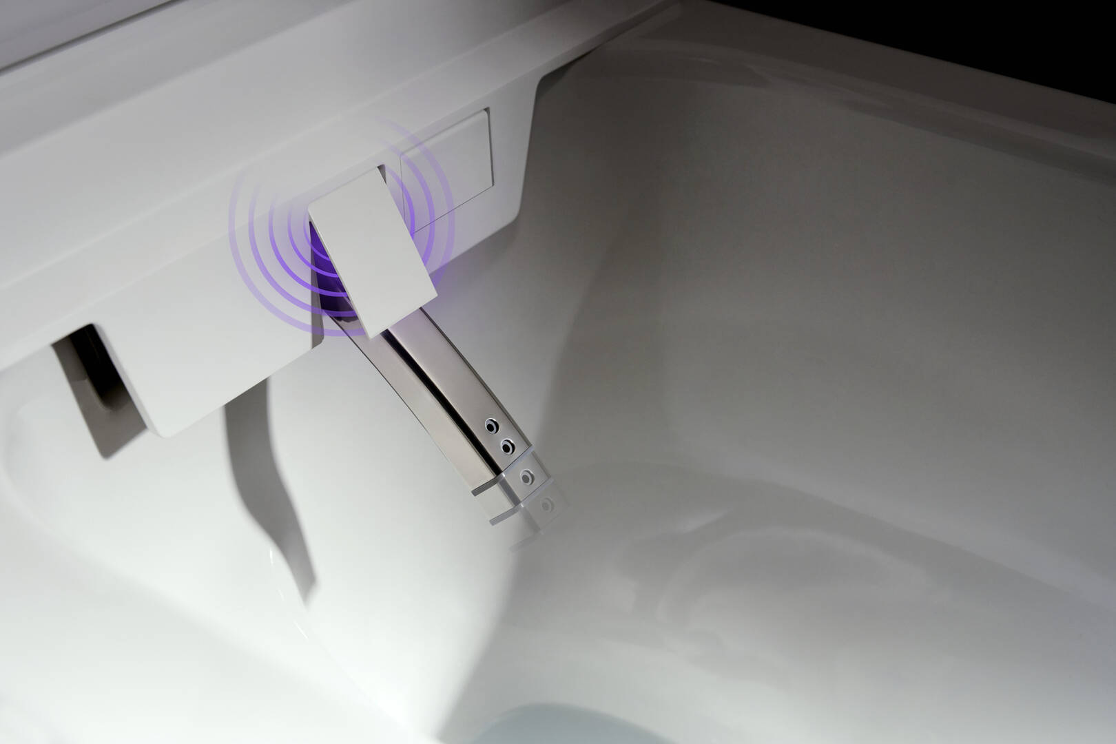 Close-Up: Veggmontert dusjtoalett komplettsett AquaHelix Flush  SmartClean