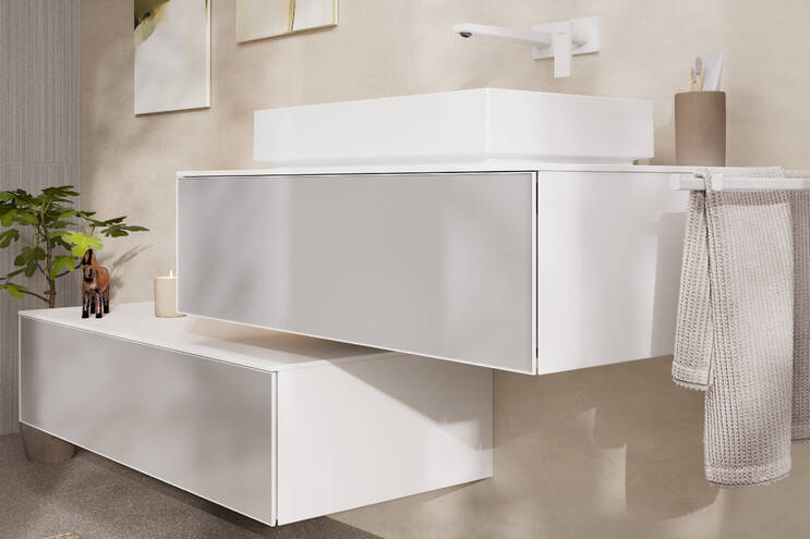 Close-Up: 1-greps servantarmatur med vingegrep til 2-hulls innbygging i vegg med 22 5 cm tut