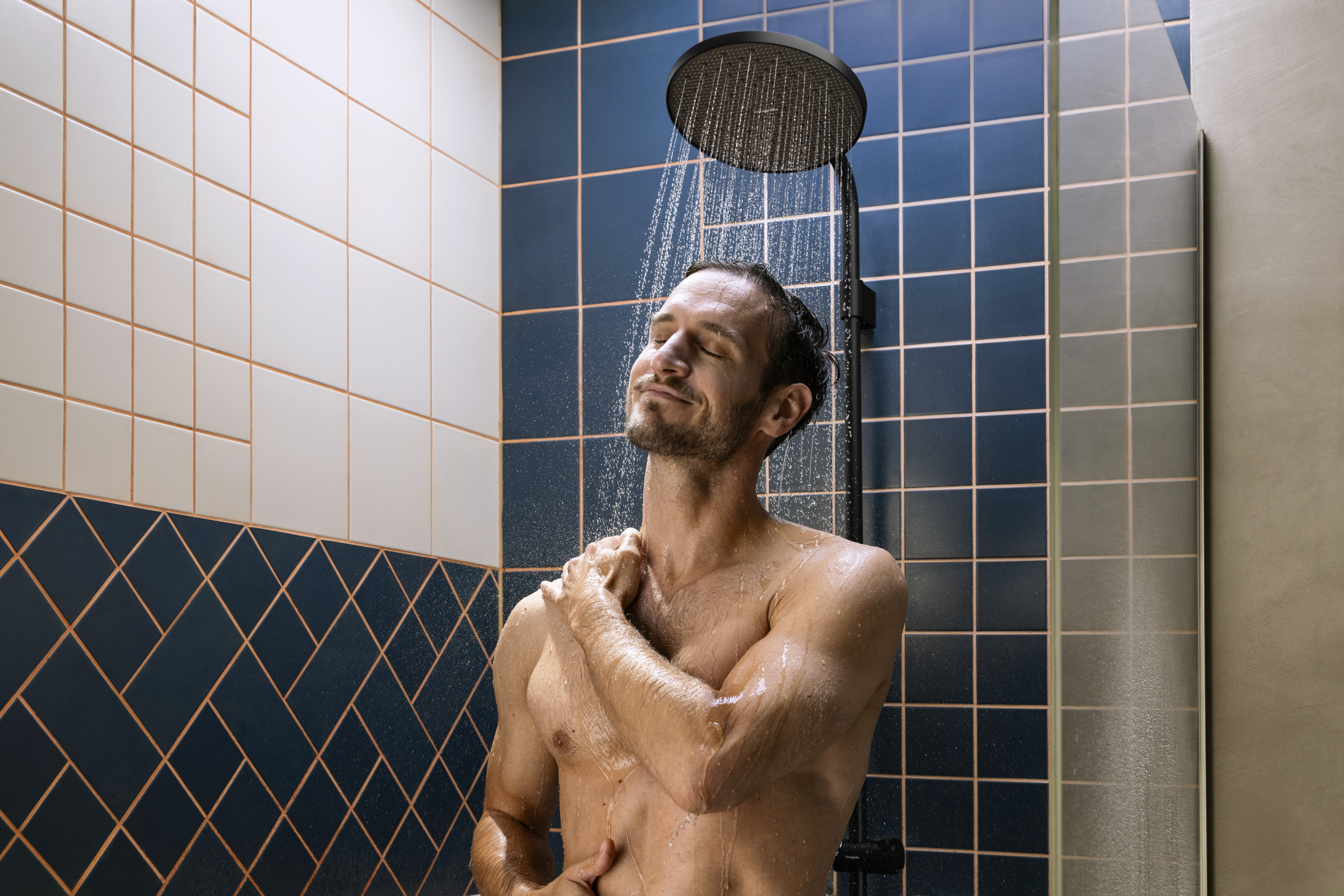 Close-up: Showerpipe 240 1jet EcoSmart med termostat Ecostat Fine 160cc Varia 1