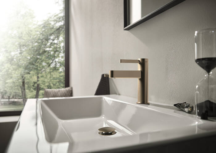 Primer plano: Monomando para lavabo 100 CoolStart con vaciador push-open 1