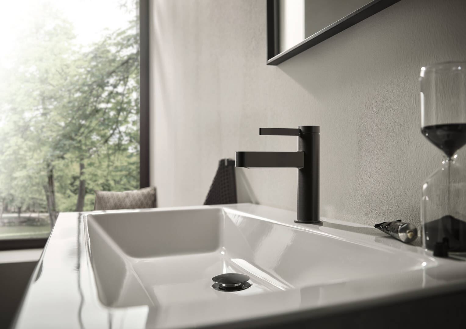 Close-up: Pillar tap 100 for cold water without waste set 1