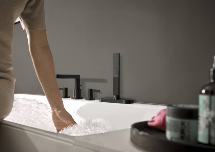 Close-Up: 4-Loch Wannenrandarmatur mit sBox 1