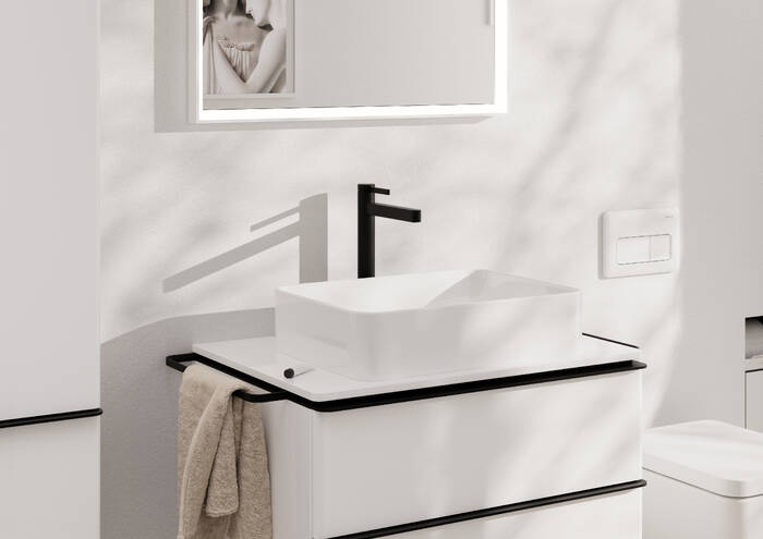 Close-up: Single lever basin mixer 260 for wash bowls with push-open waste set 1