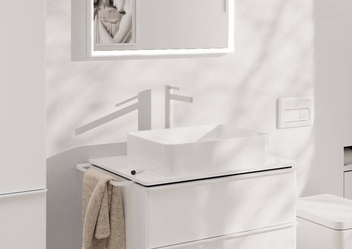 Close-up: Single lever basin mixer 260 for wash bowls with push-open waste set 2