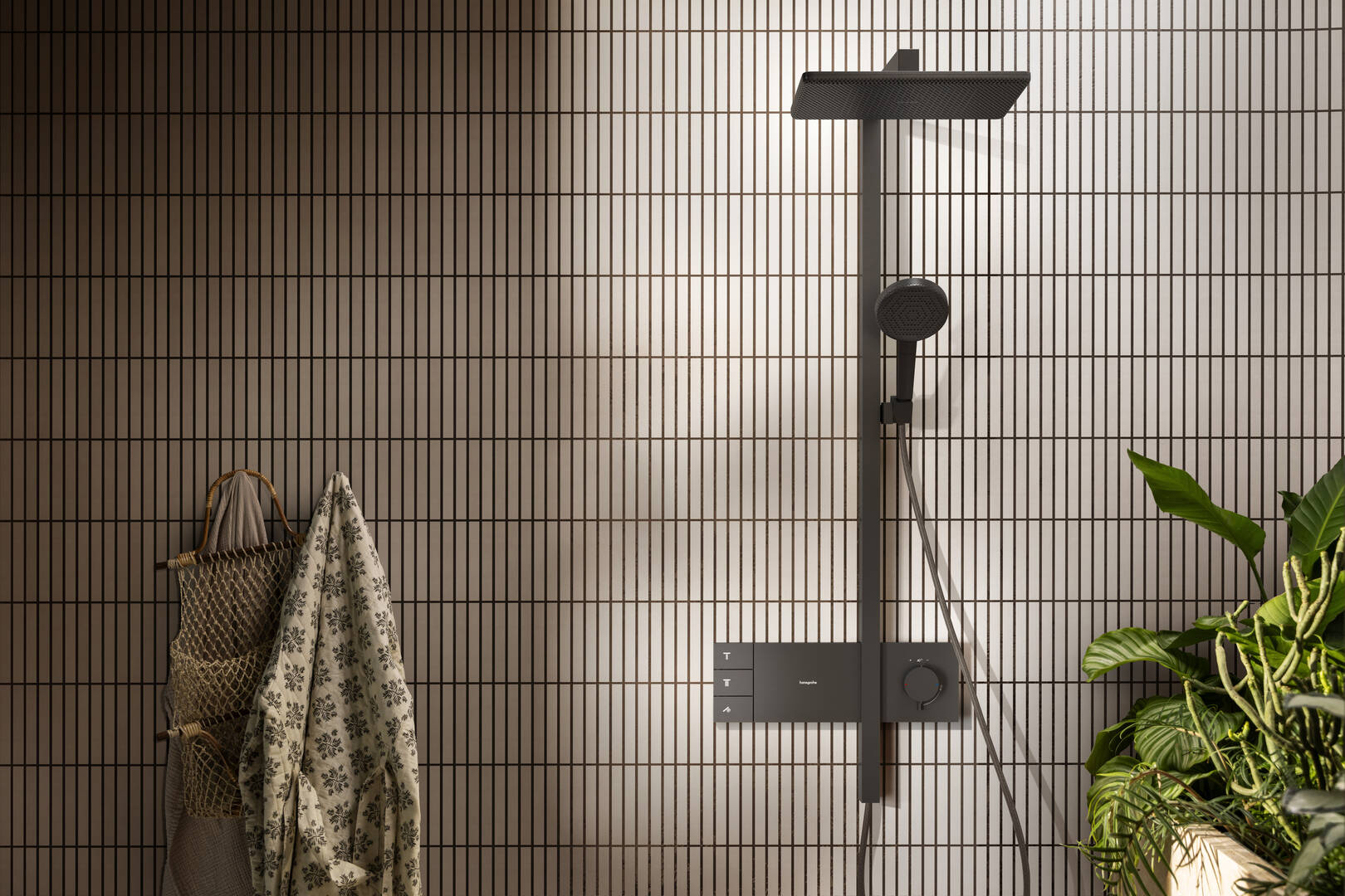 Close-Up: Showerpipe 210/340 2jet EcoSmart mit ShowerSelect Comfort 1